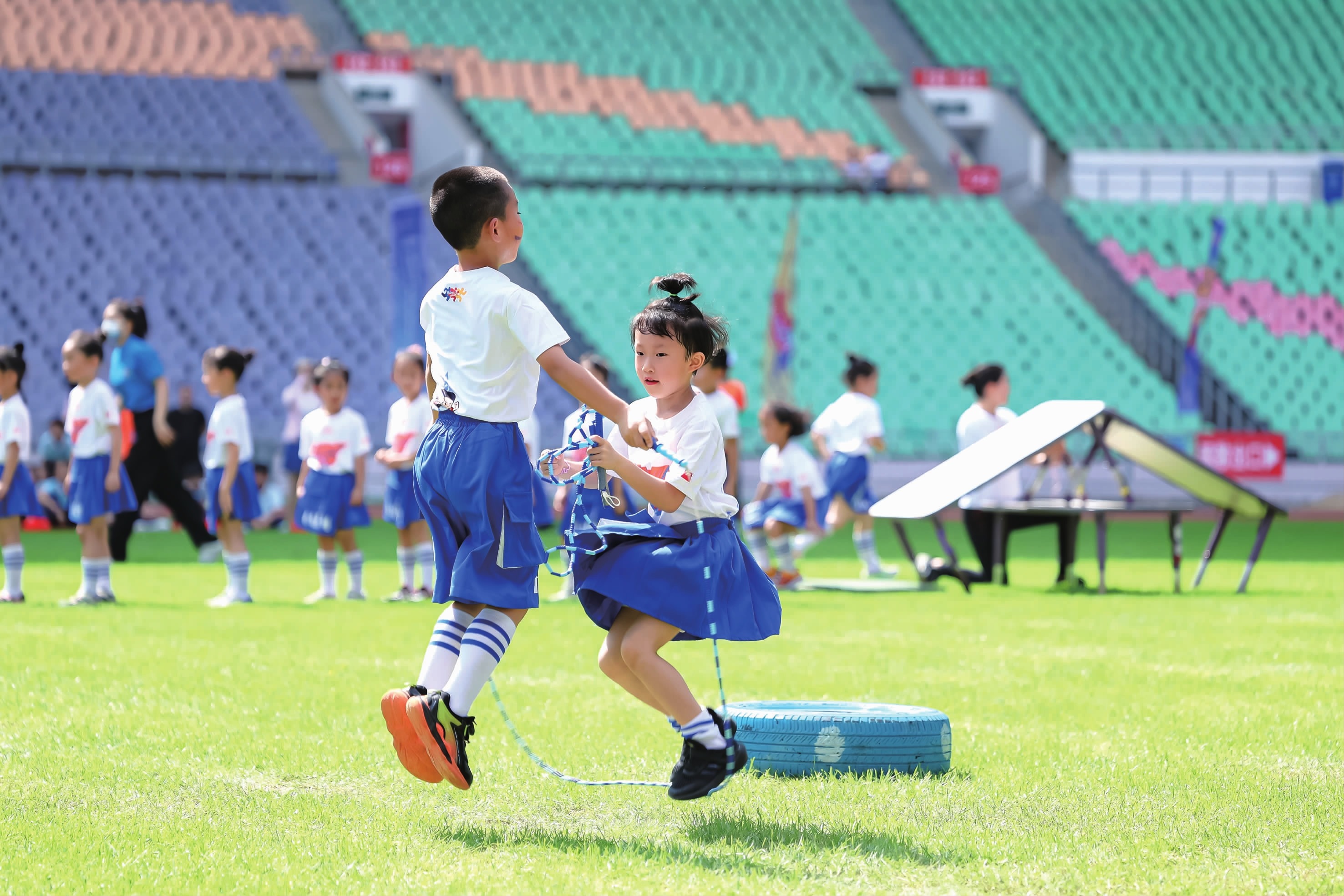 掘金主场力克雄鹿，约基奇三双统治比赛